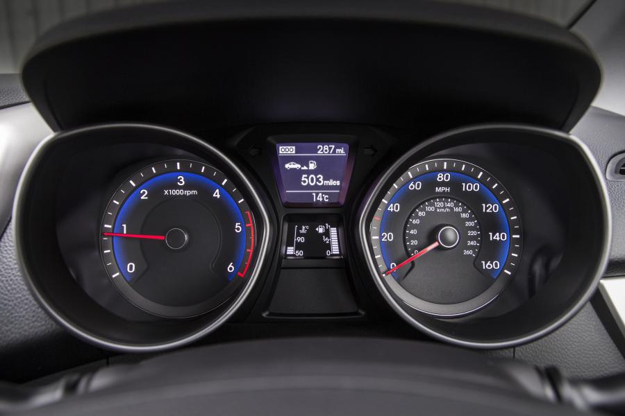  Hyundai i30 Tourer 2015 года  (UK) (фото 2 из 20)